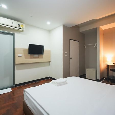 Z โกอินน์ สีลม - สถานีรถไฟฟ้าเซนต์หลุยส์ Go Inn Silom Bangkok Exterior foto