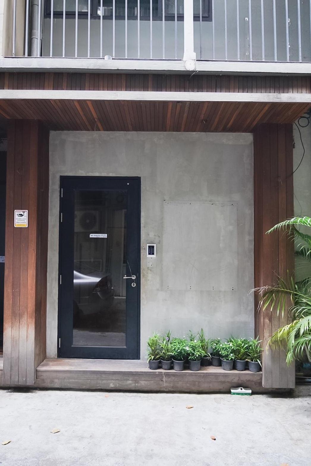 Z โกอินน์ สีลม - สถานีรถไฟฟ้าเซนต์หลุยส์ Go Inn Silom Bangkok Exterior foto
